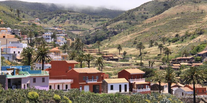 Das Dorf Arure auf La Gomera. Auf der Kanaren-Insel ist es zu einem Stromausfall gekommen. - Foto: Manuel Meyer/dpa-tmn/dpa