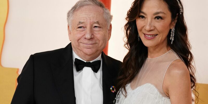 Jean Todt und Michelle Yeoh bei der Oscar-Verleihung 2023. - Foto: Jordan Strauss/Invision via AP/dpa