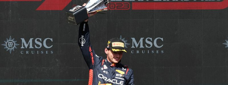 Formel-1-Pilot Max Verstappen vom Team Red Bull Racing feiert seinen Sieg. - Foto: Geert Vanden Wijngaert/AP
