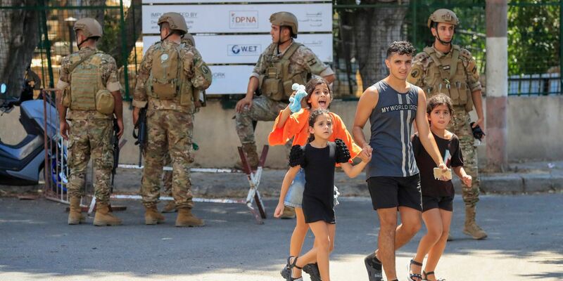 Mindestens sechs Menschen kamen ums Leben. - Foto: Mohammad Zaatari/AP/dpa