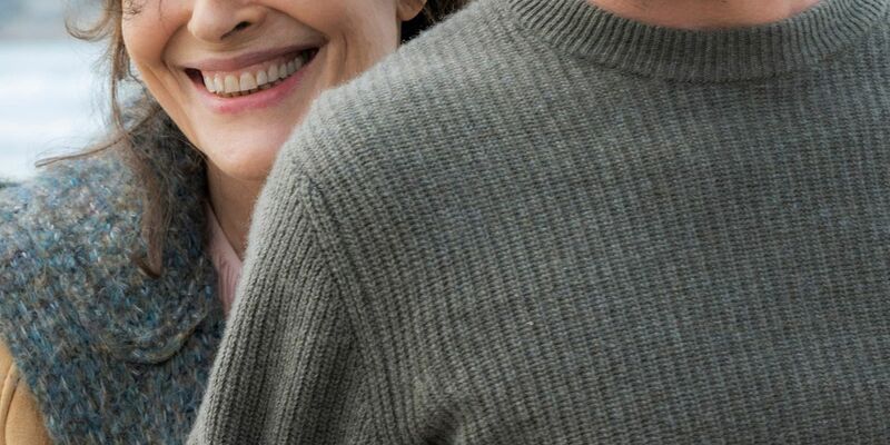 Fanny Ardant als Shauna und Melvil Poupaud als Pierre in einer Szene des Films «Im Herzen Jung.» - Foto: -/Alamode Film/dpa