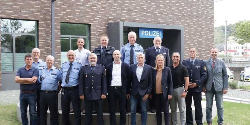 FW-AUR: Erfolgreiche Ausbildung neuer Einsatzkräfte - Foto: presseportal.de