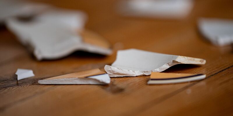 Die Zahl der Kindeswohlgefährdungen liegt in Deutschland auf einem Höchststand. - Foto: Fabian Sommer/dpa