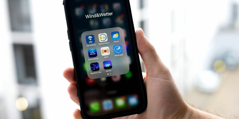 Wetter-Apps sind beliebt, aber nicht immer zuverlässig. - Foto: Sina Schuldt/dpa