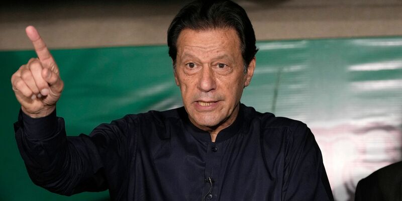 Ex-Premierminister Imran Khan befindet sich derzeit in Untersuchungshaft. - Foto: K.M. Chaudary/AP/dpa