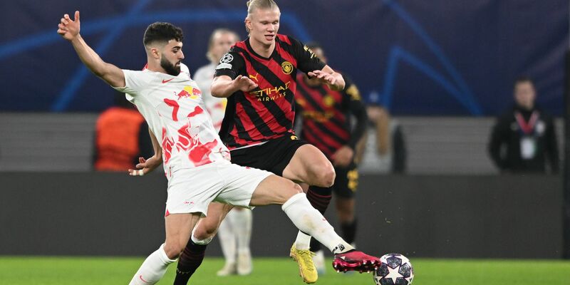 Josko Gvardiol (l) spielt künftig zusammen mit Erling Haaland bei Manchester City. - Foto: Hendrik Schmidt/dpa
