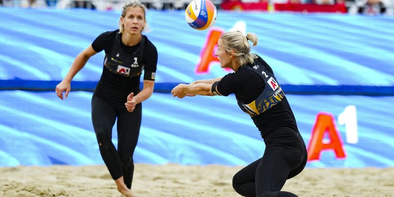 Laura Ludwig (l) und Louisa Lippmann haben EM-Bronze gewonnen. - Foto: Eva Manhart/APA/dpa