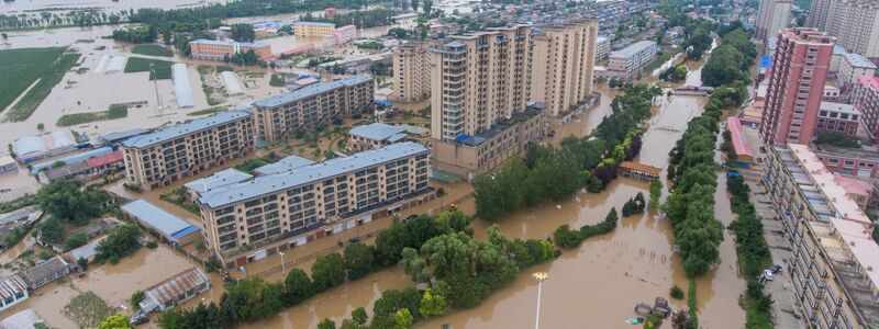 Extreme Regenfälle haben im Nordosten Chinas für Überschwemmungen gesorgt. - Foto: Gu Jingkun/Xinhua/AP/dpa
