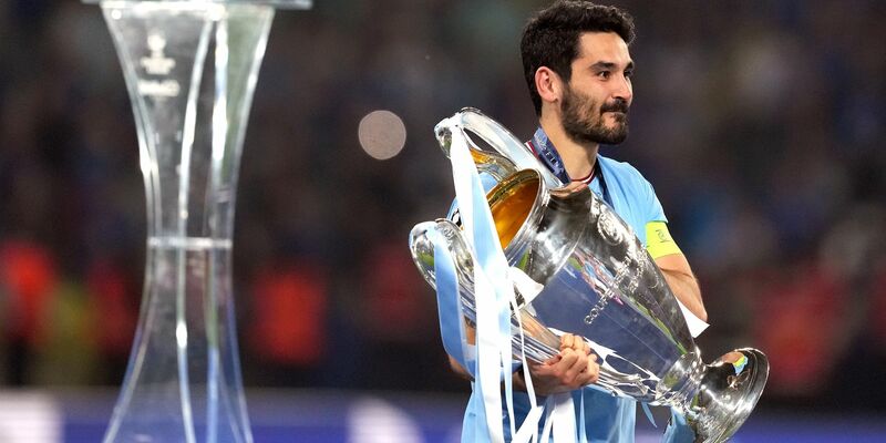 Fußballprofi Ilkay Gündogan nach dem Triple-Sieg mit Manchester City. Gündogan wurde zu Deutschlands Fußballer des Jahres gewählt. - Foto: Martin Rickett/Press Association/dpa