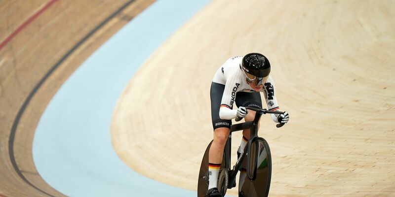 Beendete die Bahnrad-WM mit einer weiteren Medaille: Lea Sophie Friedrich (l). - Foto: Tim Goode/PA Wire/dpa