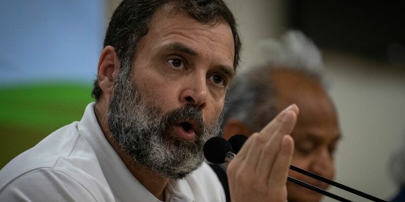 Rahul Gandhi, Oppositionsführer der Kongresspartei in Indien, erhält seinen Sitz im Parlament zurück. - Foto: Altaf Qadri/AP/dpa