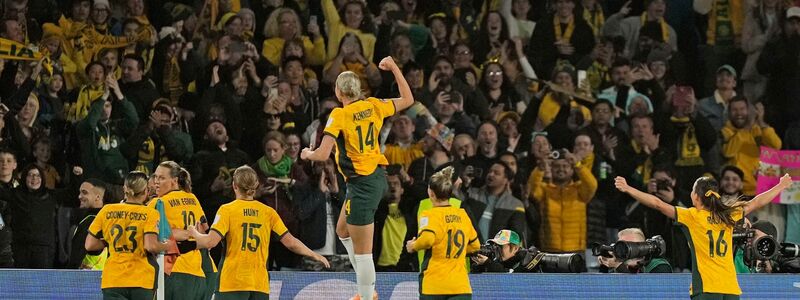 Die Australierinnen sind mit einem 2:0-Sieg gegen Dänemark ins WM-Viertelfinale eingezogen. - Foto: Rick Rycroft/AP/dpa