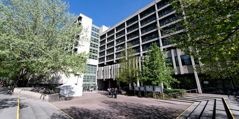 Das Gerichtsgebäude für das Amtsgerich, das Oberlandesgericht und die Staatsanwaltschaft in der Nymphenburger Straße in München. (Archivbild) - Foto: Sven Hoppe/dpa
