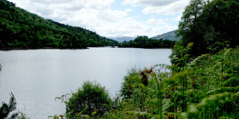 Ausblick über einen Wanderweg in Schottland. (Archivbild) - Foto: Florian Sanktjohanser/dpa-tmn