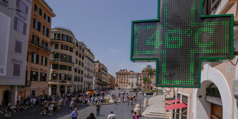 46 Grad in der Innenstadt von Rom am 18. Juli. - Foto: Domenico Stinellis/AP