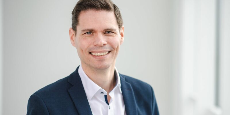 Georg Dietrich ist Geschäftsführer von Efficient Energy. Das Start-up mit klimafreundlicher Technologie sucht den rettenden Investor. - Foto: Andreas Gebert/Efficient Energy/dpa