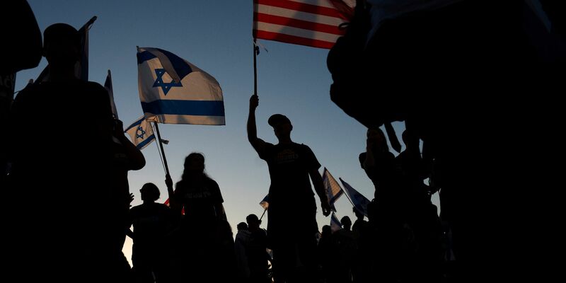 Die USA sind Schutzmacht Israels und auch für Saudi-Arabien ein wichtiger Verbündeter. - Foto: Oded Balilty/AP/dpa/Symbolbild