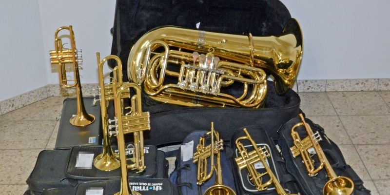 POL-UN: Kamen - Einbruch in Gesamtschule Kamen, Blasinstrumente entwendet Folgemeldung vom 08.12.2025 - 16:25 - Foto: presseportal.de