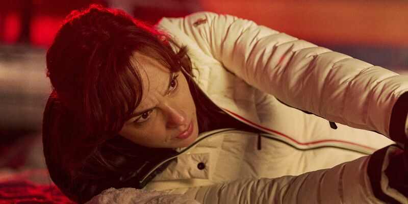 Schauspielerin Gal Gadot als Rachel Stone  in einer Szene im Netflix-Film «Heart of Stone». - Foto: Robert Viglasky/Netflix © 2023/dpa