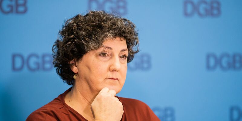 DGB-Vorständin Anja Piel fordert mehr sozialversicherungspflichtige Jobs. - Foto: Christoph Soeder/dpa/Archiv