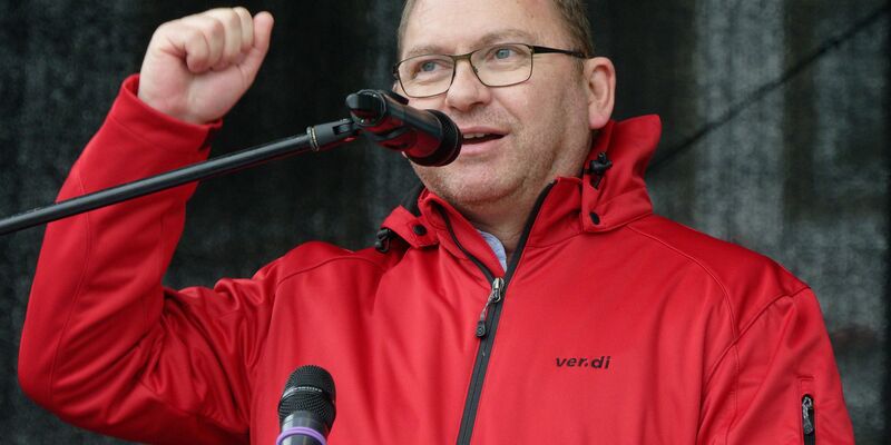 Verdi-Chef Frank Werneke fordert eine Reform der Grundrente. - Foto: Henning Kaiser/dpa/Archiv