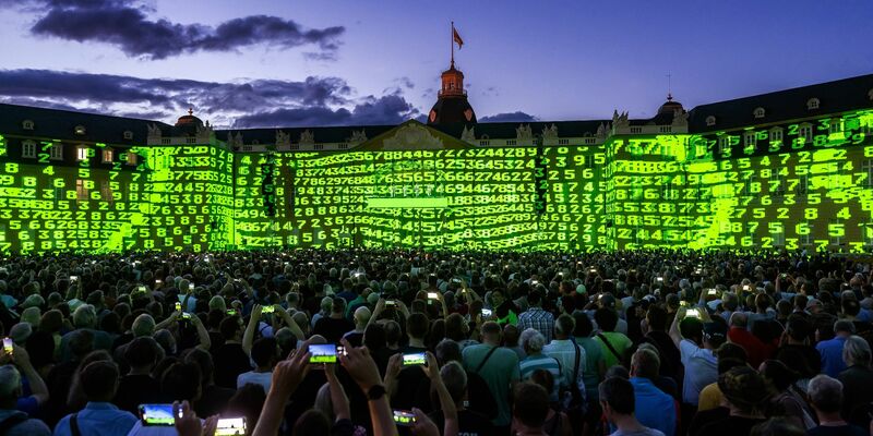 Computerwelt in Karlsruhe beim Konzert der Elektroband Kraftwerk. - Foto: Uli Deck/dpa