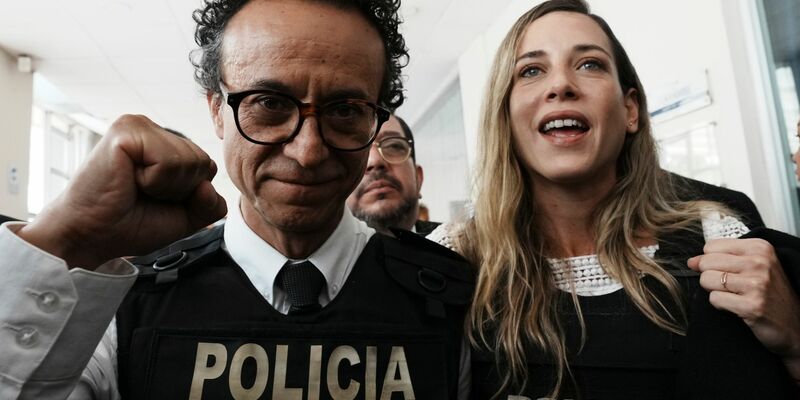 Präsidentschaftskandidat Christian Zurita und Vizepräsidentschaftskandidatin Andrea González Náder während einer Pressekonferenz zur Bekanntgabe seiner Nominierung durch die Partei Construye (Baue). - Foto: Dolores Ochoa/AP/dpa