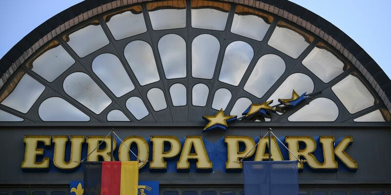 Eingangsbereichs des Europa-Parks in Rust. - Foto: Patrick Seeger/dpa