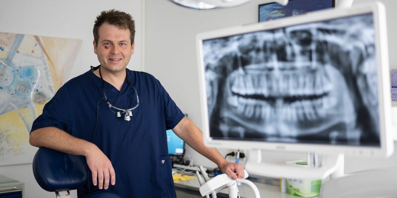 Tobias Riether: Ballermann-Star und Zahnarzt. - Foto: Marijan Murat/dpa