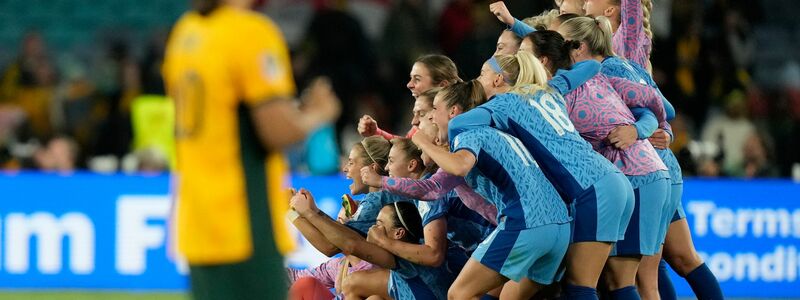 Die Engländerinnen besiegten im WM-Halbfinale Australien mit 3:1. - Foto: Rick Rycroft/AP/dpa