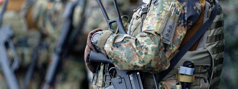 Wieviel Freiwillige können für die Bundeswehr gewonnen werden - und was, wenn das nicht reicht? Die Koalition diskutiert. - Foto: Henning Kaiser/dpa