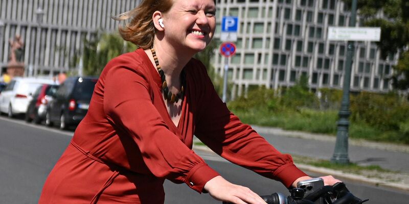 Lisa Paus will mit der Kindergrundsicherung Leistungen für Familien zusammenfassen und diese zugleich erhöhen. - Foto: Britta Pedersen/dpa
