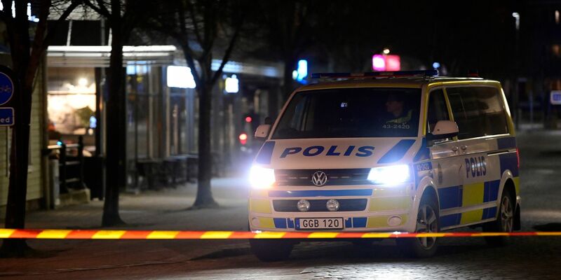 Nach mehreren Koranverbrennungen und anschließenden Drohungen aus dem Ausland hebt Schweden seine Terrorwarnstufe auf das zweithöchste Niveau an. - Foto: Mikael Fritzon/TT NEWS AGENCY/AP/dpa