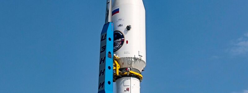 Die Trägerrakete vom Typ Sojus-2.1b mit der Raumsonde «Luna-25» an Bord steht am Startplatz auf dem Weltraumbahnhof Wostotschny. - Foto: Uncredited/Roscosmos State Space Corporation/AP/dpa