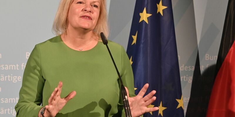 Nancy Faeser Faeser weist Rufe nach mehr Kontrollen an Grenzen zurück. - Foto: Bernd Settnik/dpa