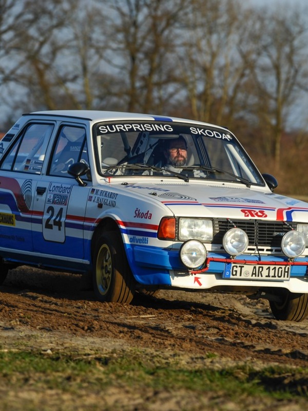 Škoda startuje s pěti historickými modely a špičkovými jezdci v Hamburg-Berlin-Klassi