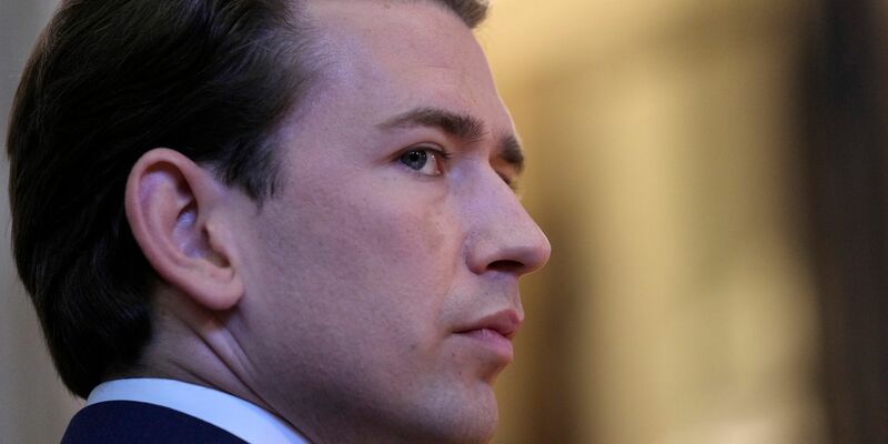 Österreichs ehemaliger Kanzler Sebastian Kurz (ÖVP) wird wegen des Verdachts der Falschaussage angeklagt. - Foto: Darko Vojinovic/AP/dpa