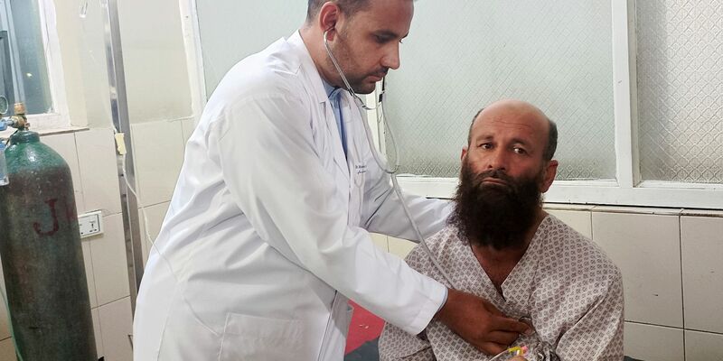 Die Unterfinanzierung des afghanischen Gesundheitssektors könnte gravierende Folgen für acht Millionen Menschen im Land haben, warnt die WHO. - Foto: Nabila Lalee/dpa