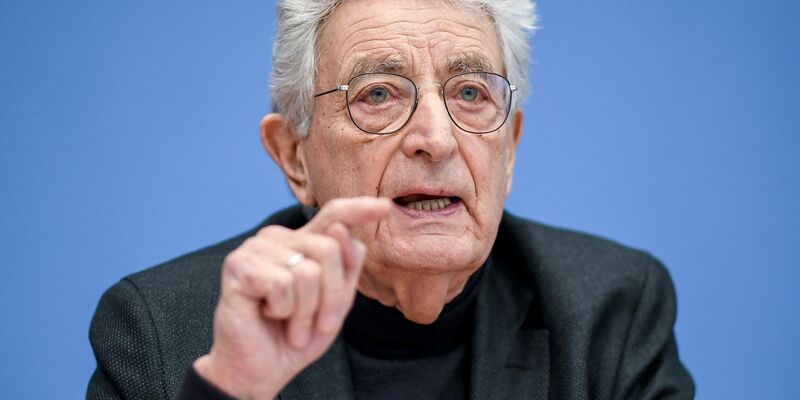 «Die AfD ist die größte Gefahr für unsere Demokratie seit Gründung der Bundesrepublik vor 74 Jahren», warnt Gerhart Baum. - Foto: Britta Pedersen/dpa-Zentralbild/dpa