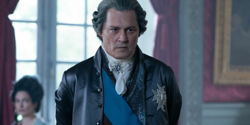 Johnny Depp als Louis XV. in einer Szene des Films «Jeanne du Barry - Die Favoritin des Königs». - Foto: Stephanie Branchu/Wild Bunch Germany/dpa