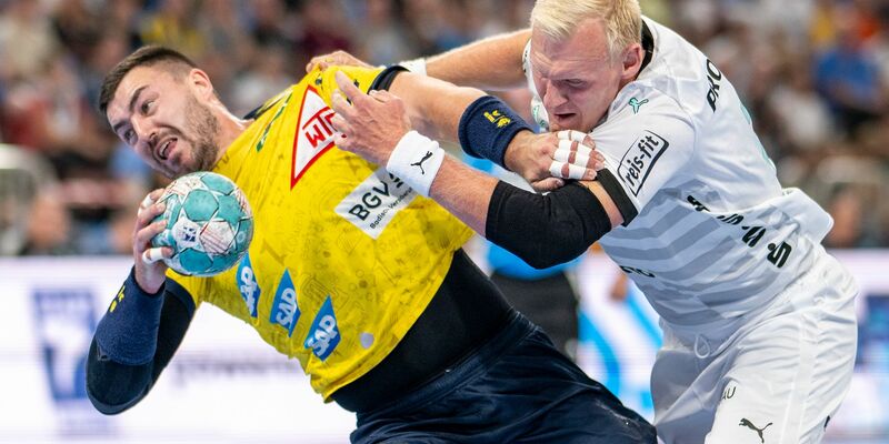 Kiels Patrick Wiencek hat mit seiner Mannschaft den Handball-Supercup gewonnen. - Foto: David Inderlied/dpa