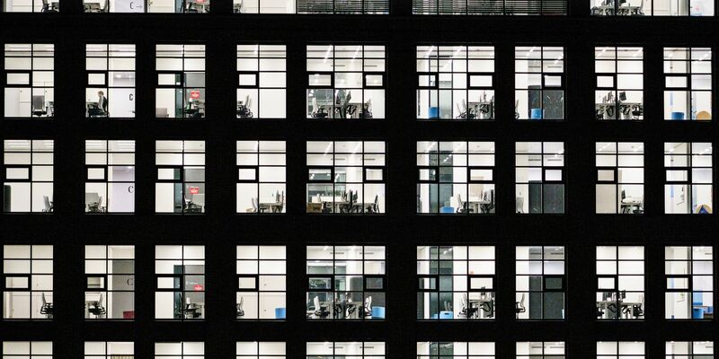 Büros im Europaviertel: Die Mieten von Gewerbeimmobilien in Frankfurt ziehen wieder an. (Archivbild) - Foto: Andreas Arnold/dpa