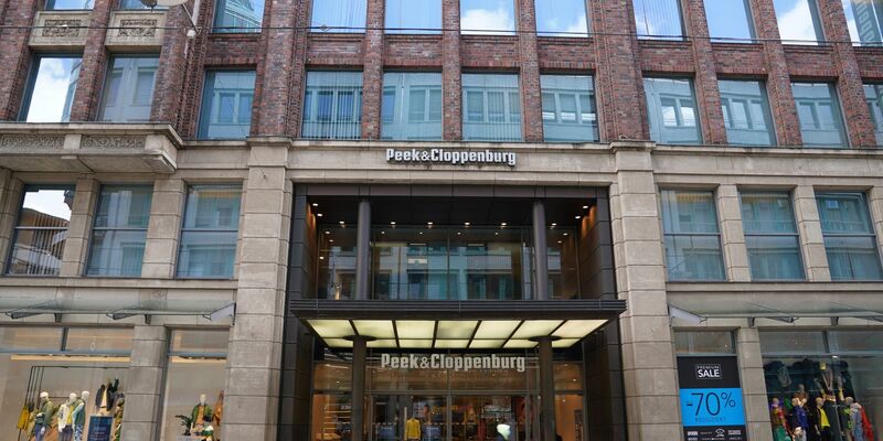 Peek &Cloppemburg in Hamburg: Der Modehändler will sich neu aufstellen. - Foto: Marcus Brandt/dpa