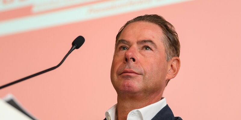 Mathias Düsterdick, Vorstandsvorsitzender der Gerchgroup AG Düsseldorf. Der auf Büroimmobilien und Quartiersentwicklung spezialisierte Projektentwickler Gerch hat für vier Gesellschaften Insolvenz angemeldet. - Foto: Arne Dedert/dpa