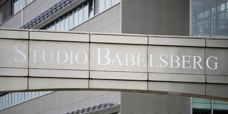 Das Studio Babelsberg verzeichnet wieder eine bessere Auslastung. - Foto: Soeren Stache/dpa