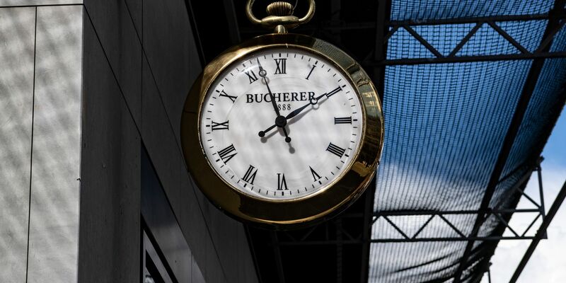 Der Genfer Luxusuhren-Hersteller Rolex übernimmt mehr als 100 Schmuckfachgeschäfte des Uhren- und Schmuckhändlers Bucherer weltweit. - Foto: Paul Zinken/dpa