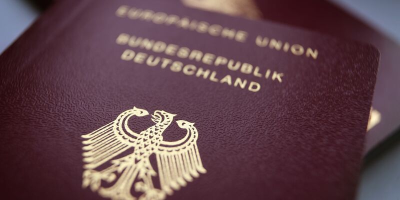Geprüft wird, ob im Fall von Clankriminalität Personen die deutsche Staatsangehörigkeit entzogen werden kann. - Foto: Karl-Josef Hildenbrand/dpa