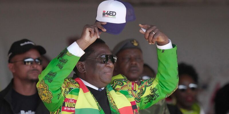 Geht der 80-jährige Emmerson Mnangagwa in eine zweite Amtszeit? Wahlen in Simbabwe sind regelmäßig von Unregelmäßigkeiten überschattet. - Foto: Tsvangirayi Mukwazhi/AP/dpa
