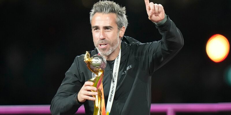 Der spanische Weltmeister-Trainer Jorge Vilda muss vorzeitig gehen. - Foto: Alessandra Tarantino/AP/dpa