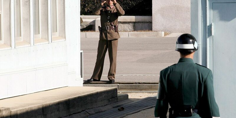 Innerkoreanischen Grenze in der demilitarisierten Zone bei Panmunjom. - Foto: epa Jeon Heon-Kyun/EPA/dpa